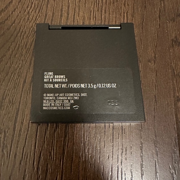 MAC Great Brows All in one Brow Kit - new in box - Picture 9 of 9